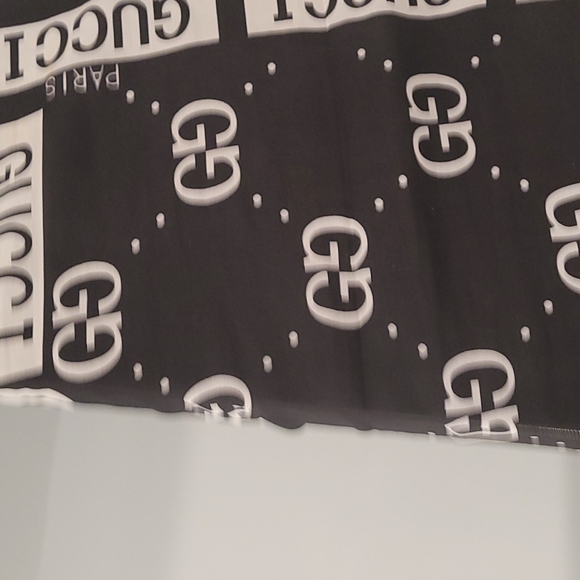 COPY - Gucci Scarf - Picture 6 of 7
